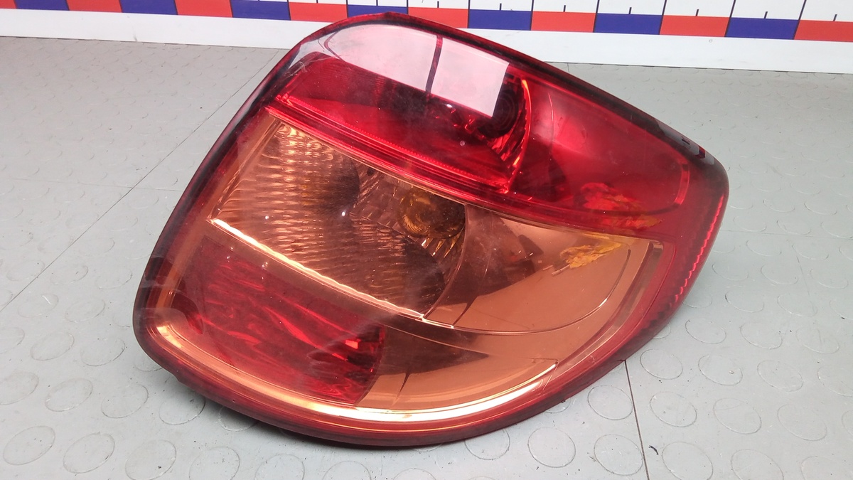 Фонарь задний правый к Suzuki SX4 2008