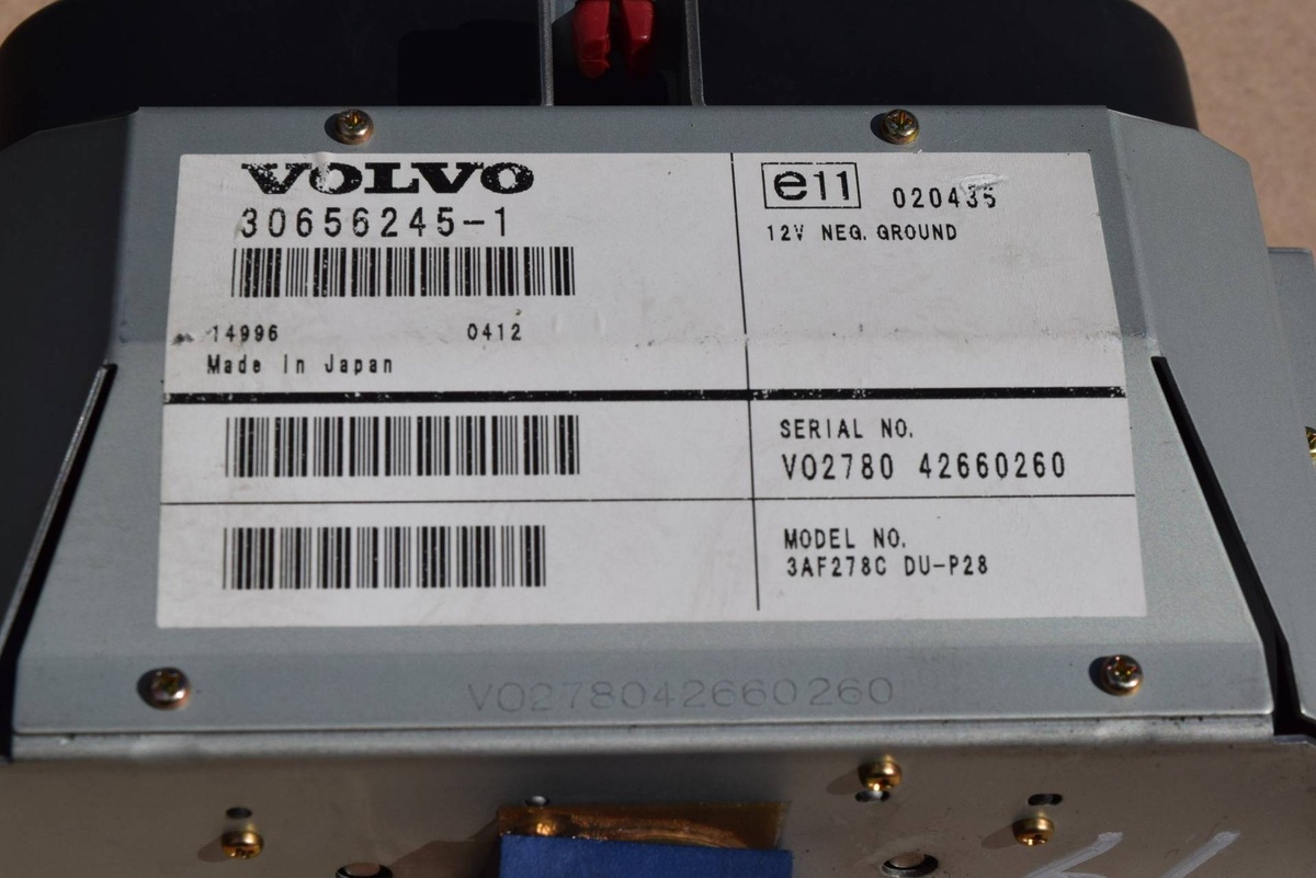 Дисплей к Volvo V70 2004