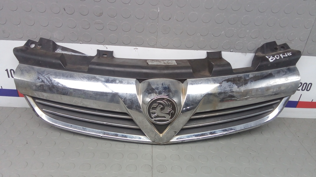 Решетка радиатора к Opel Zafira 2008