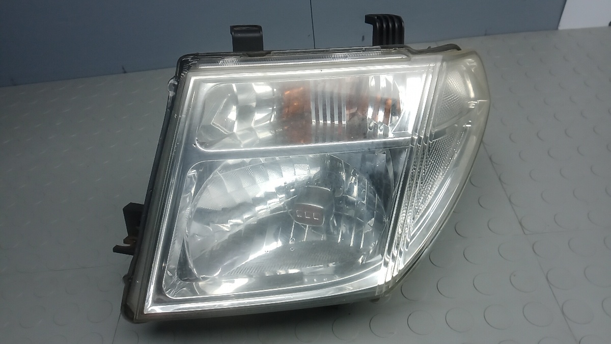Фара левая к Nissan Pathfinder 2005