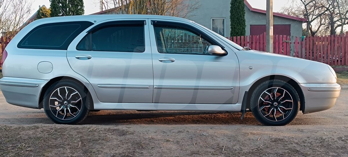 Lancia Lybra I, 2001