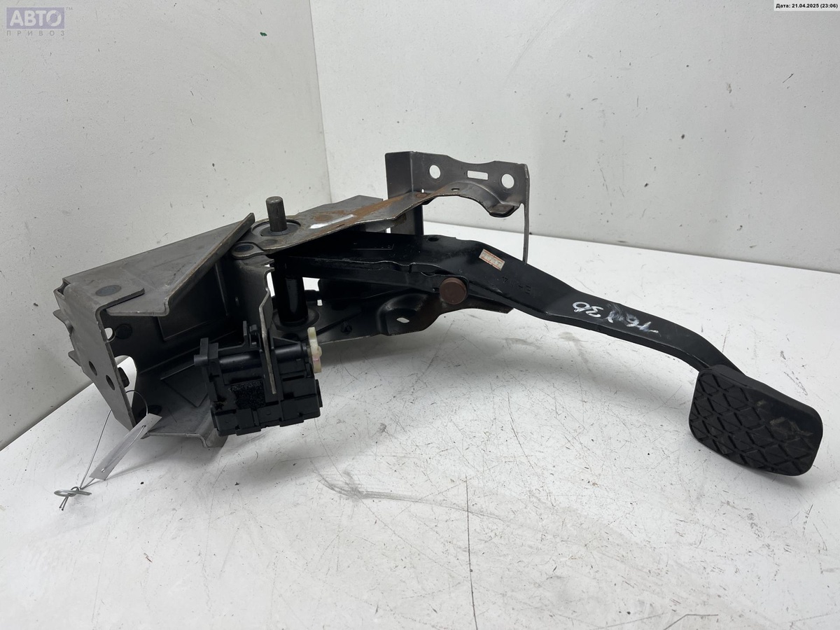 Педаль тормоза к Mazda CX-7 2007