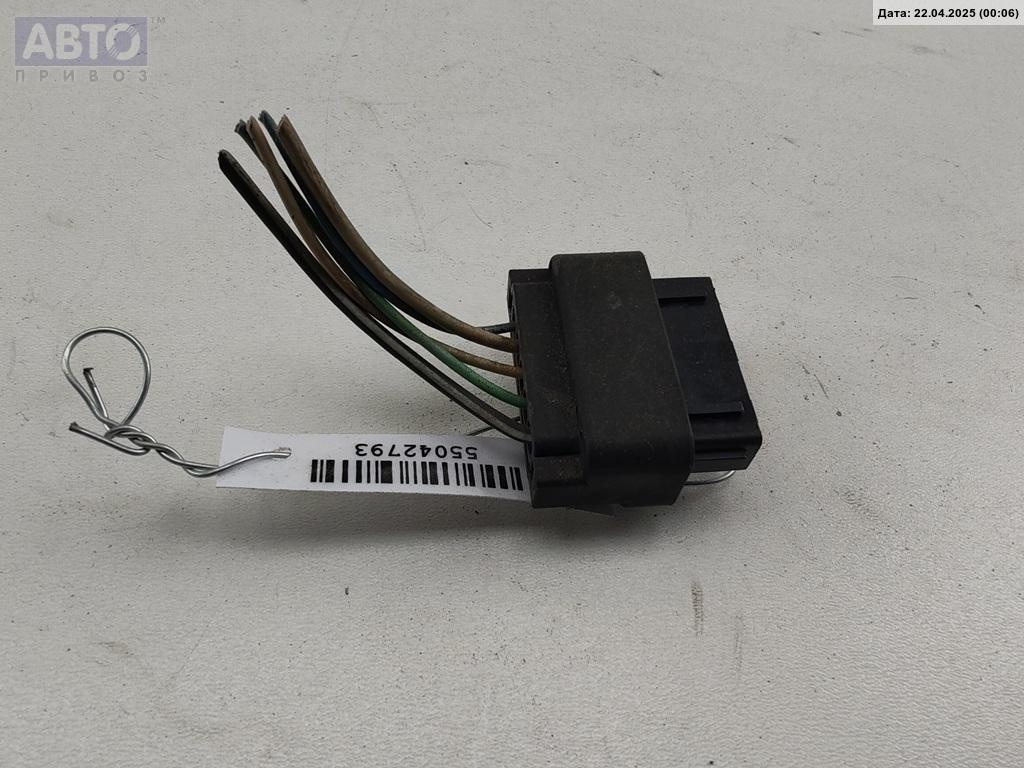 Разъем AUX / USB к Renault Megane 2003