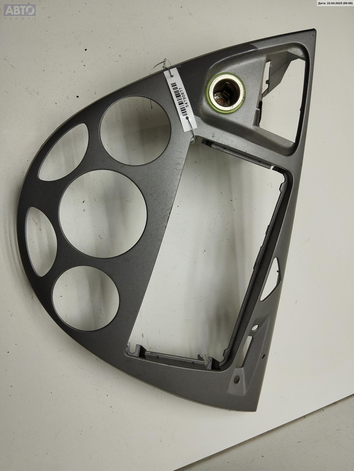 Рамка под магнитолу к Ford Focus 2002