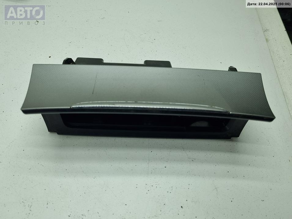 Пепельница к Volkswagen Passat 2006