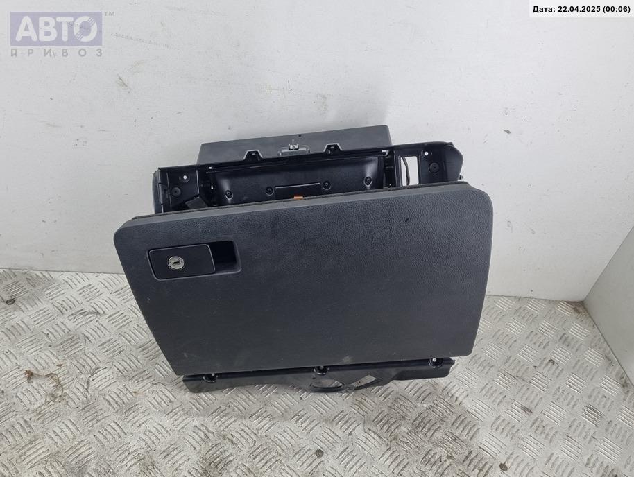 Бардачок к Volkswagen Passat 2008
