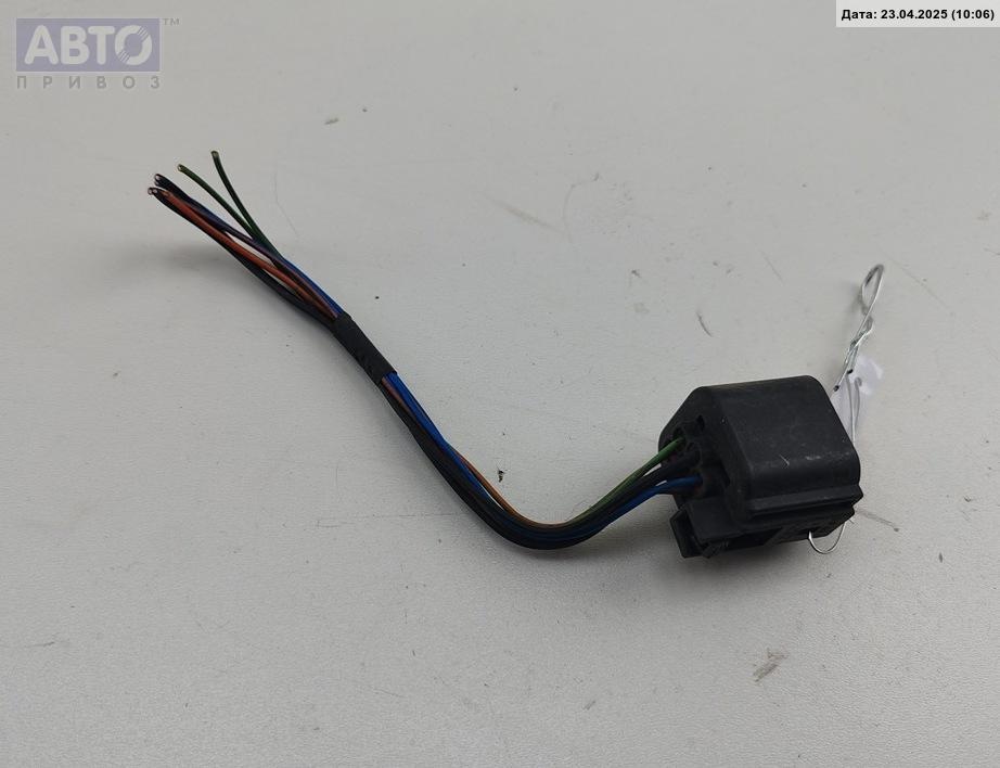 Разъем AUX / USB к Ford Transit Connect 2003