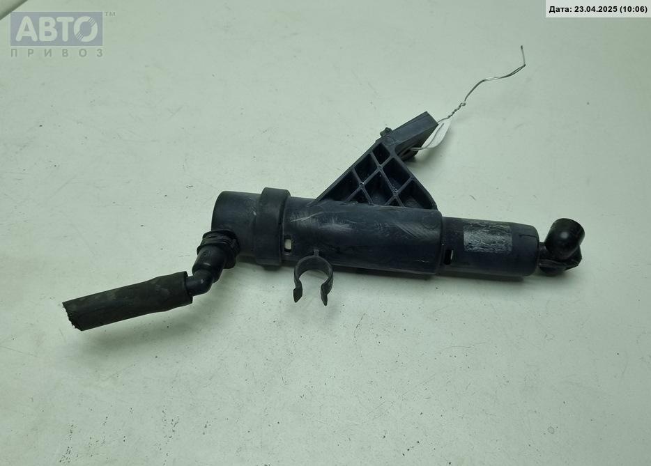 Форсунка омывателя фар к Volkswagen Passat 2004