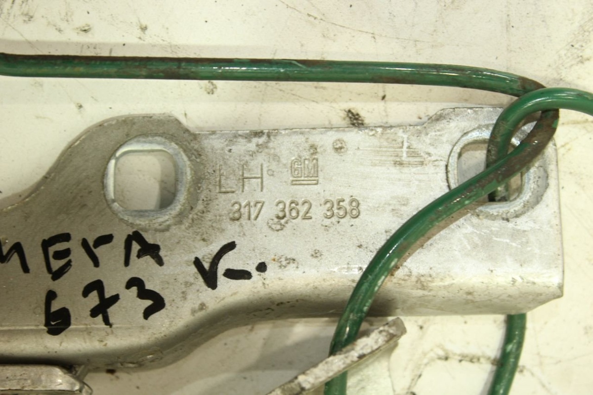 Петля капота к Opel Omega 2000