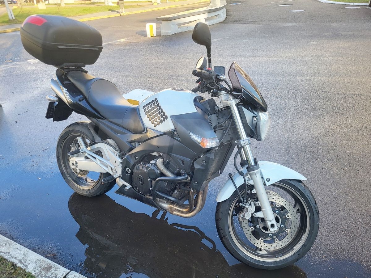 Suzuki GSR 600, 2007
