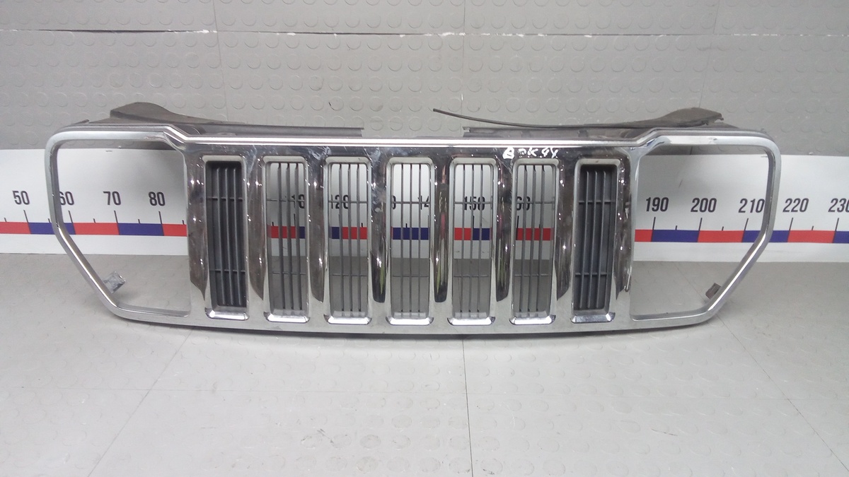 Решетка радиатора к Jeep Cherokee 2008
