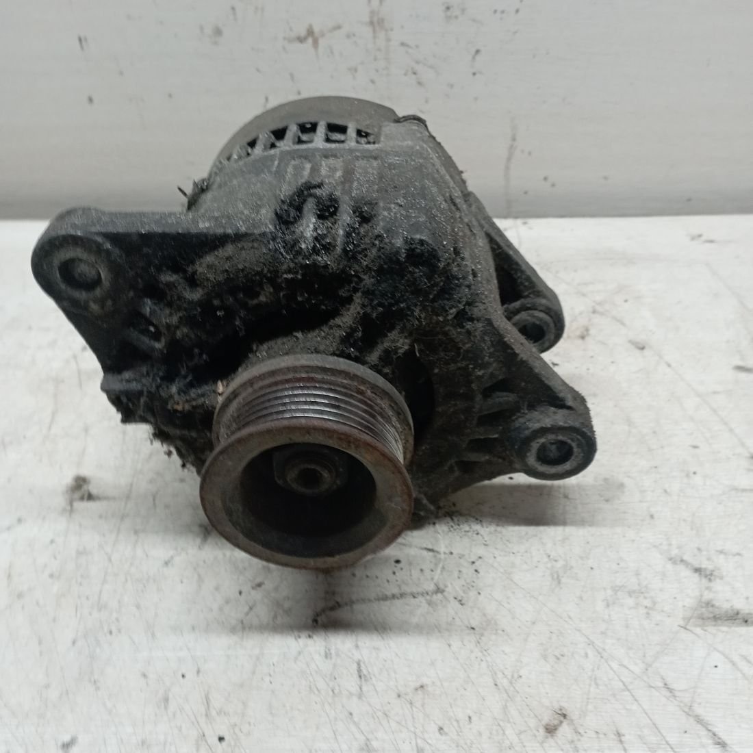 Генератор к Alfa Romeo 156 2000