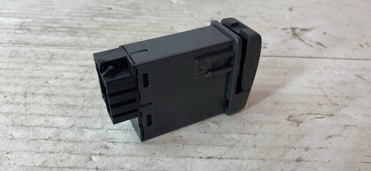 Кнопка противотуманных фар к Volvo C70 1999