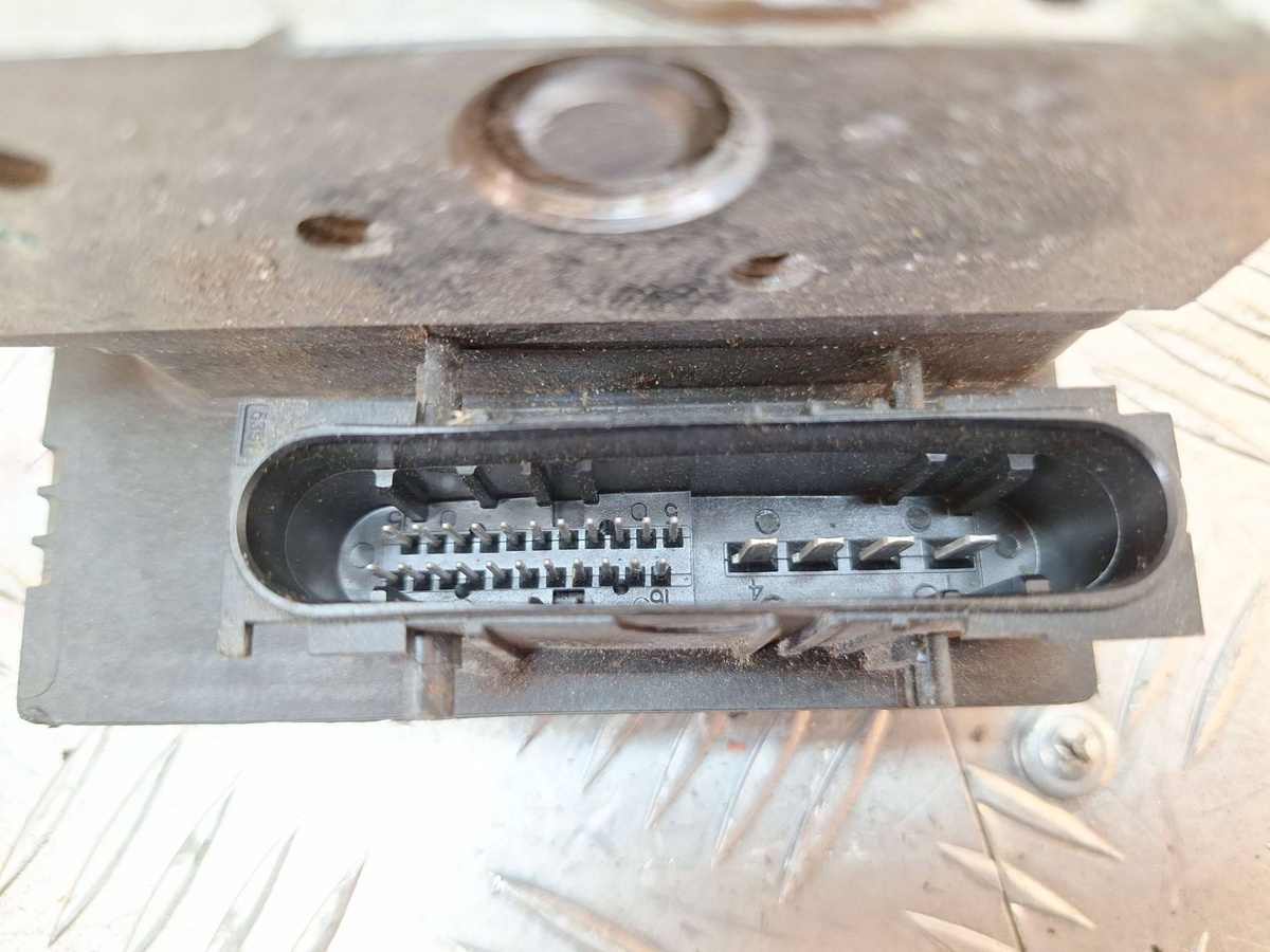 Блок ABS к Nissan Qashqai 2012