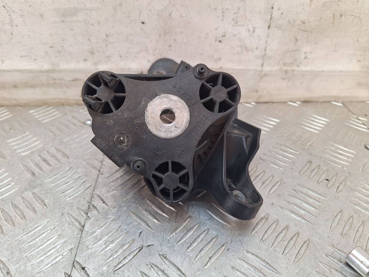 Крепление блока ABS к Mercedes-Benz E-klasse 2011