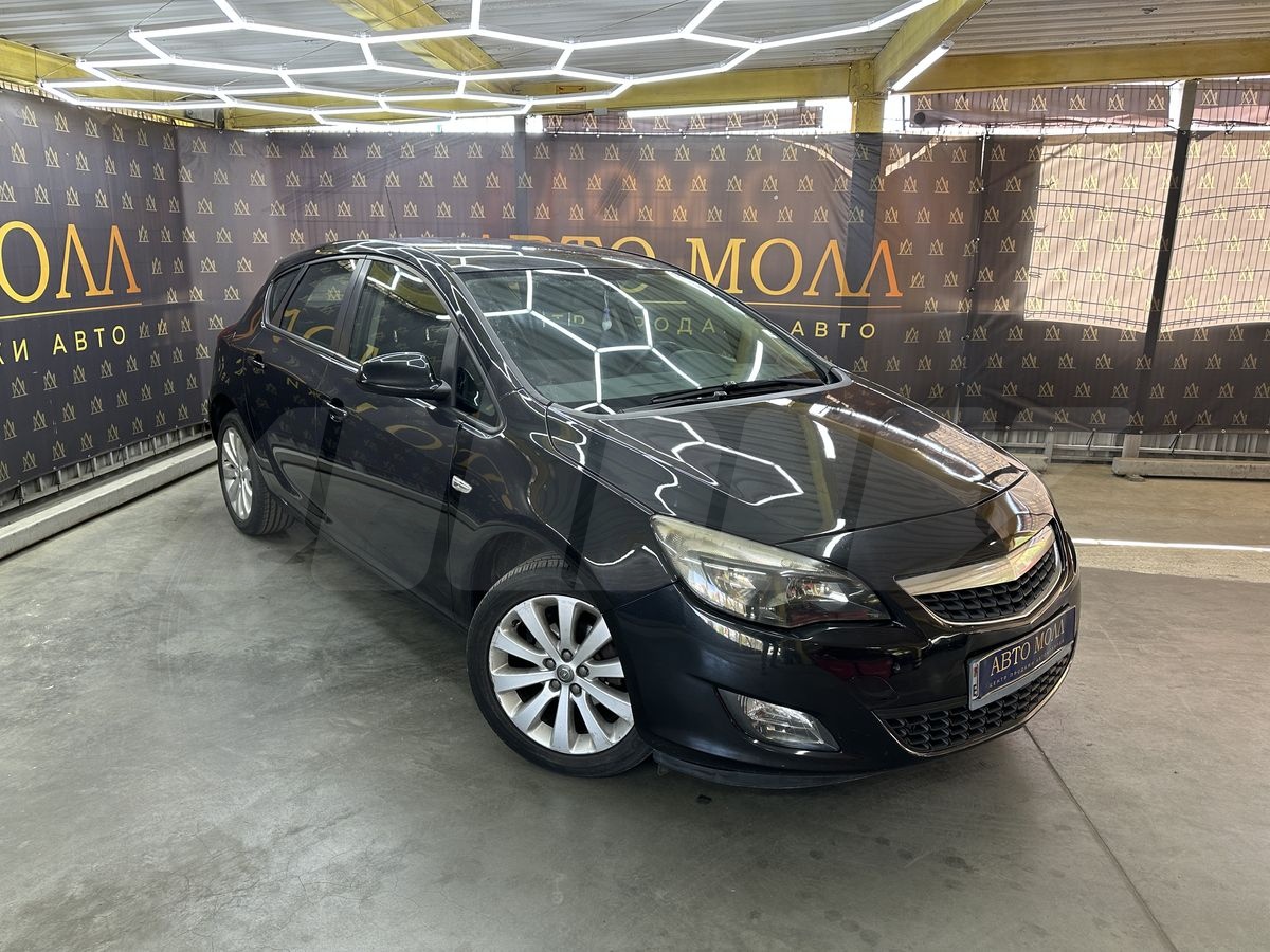 Opel Astra J, 2011