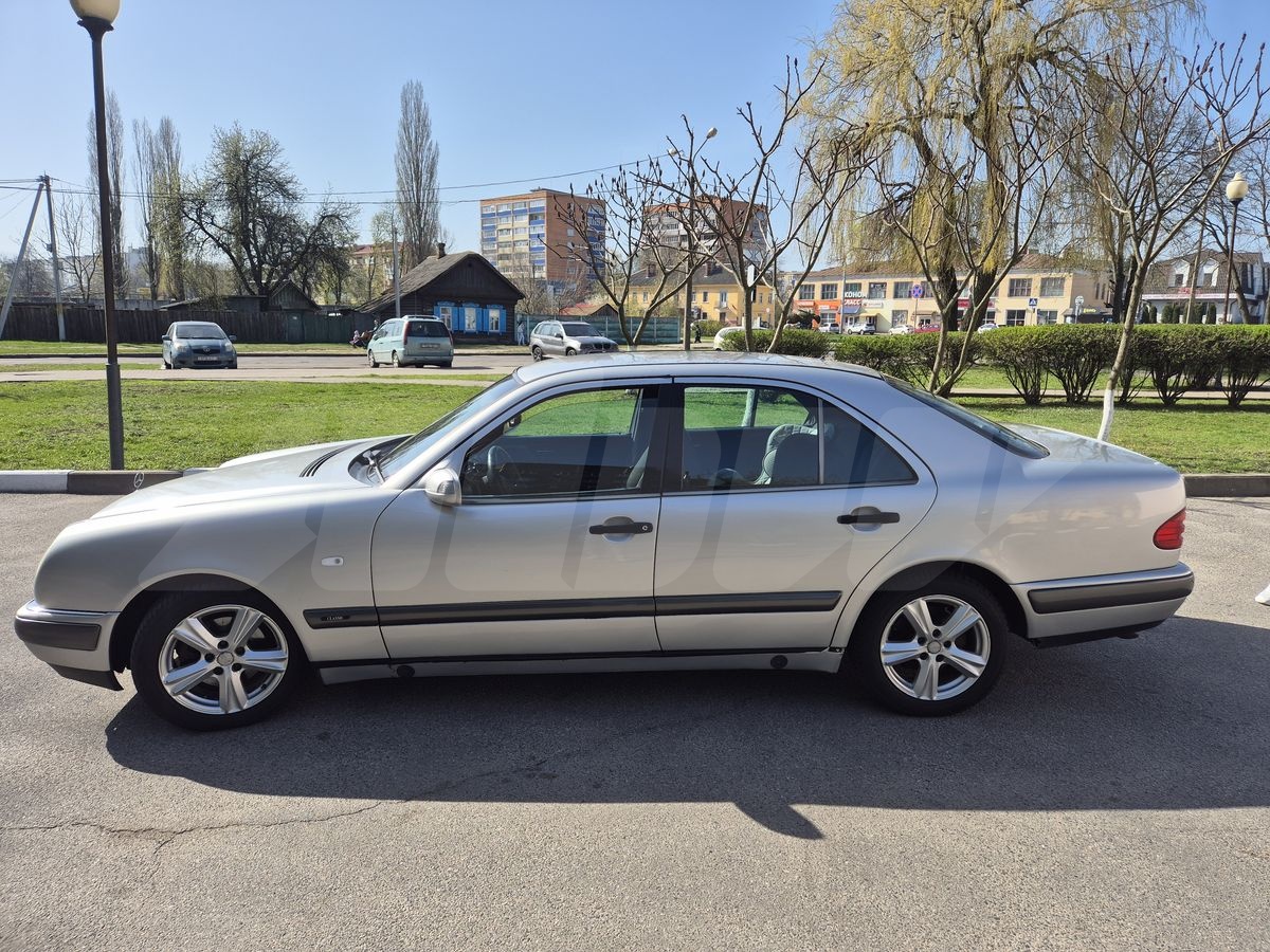 Mercedes-Benz E-klasse II (W210, S210), 1998