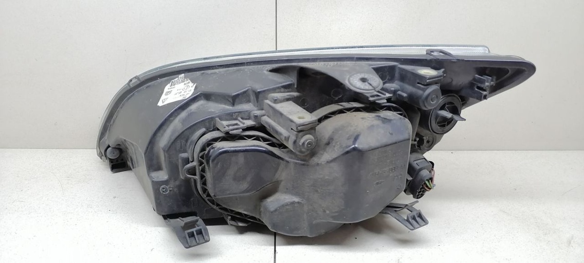 Фара правая к Ford Focus 2006