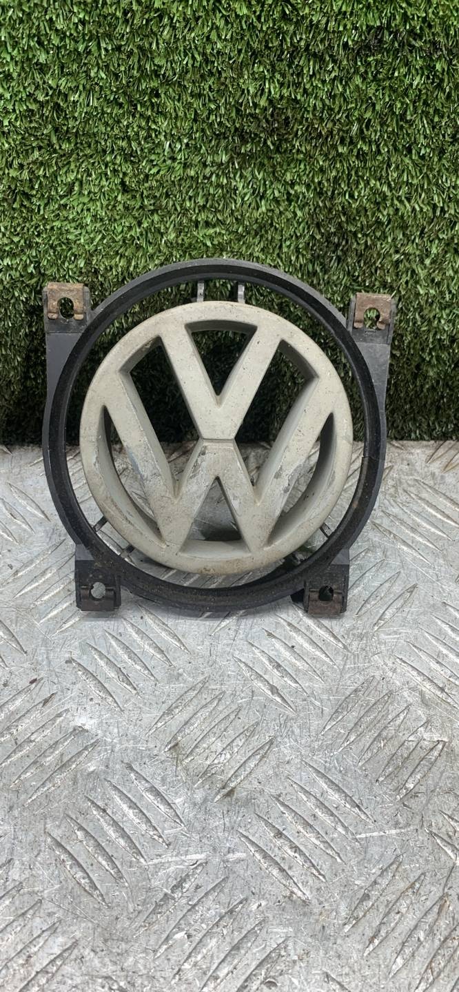 Эмблема к Volkswagen Passat 1990