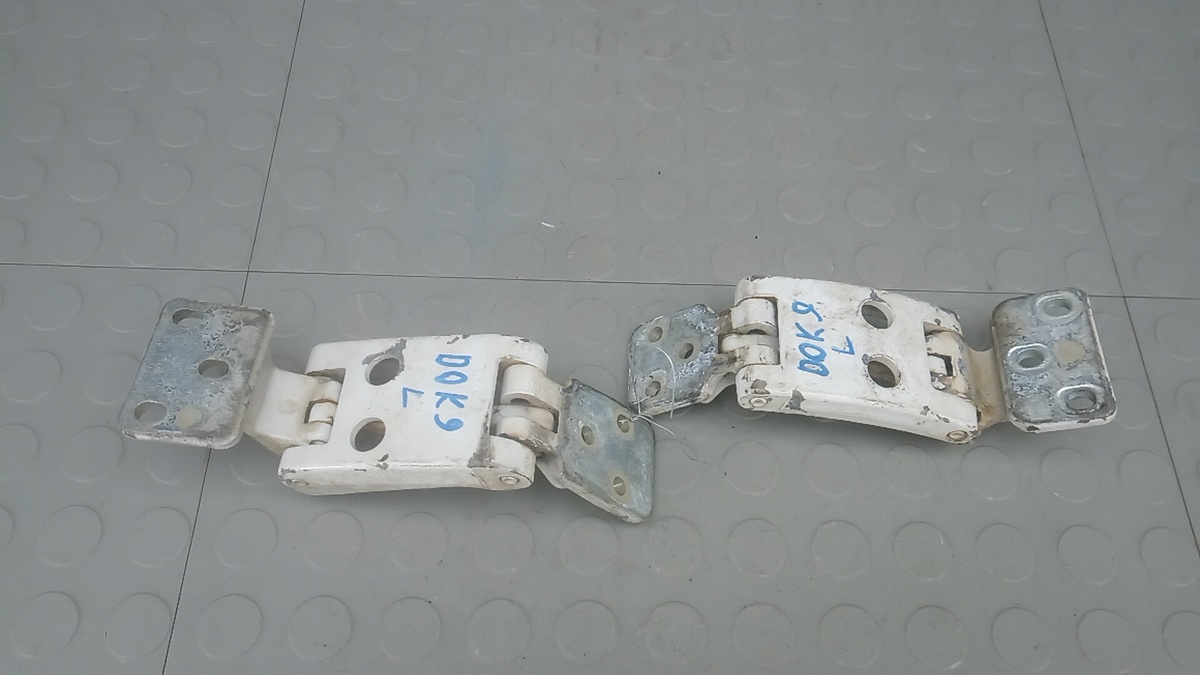 Петли к Volkswagen  2011