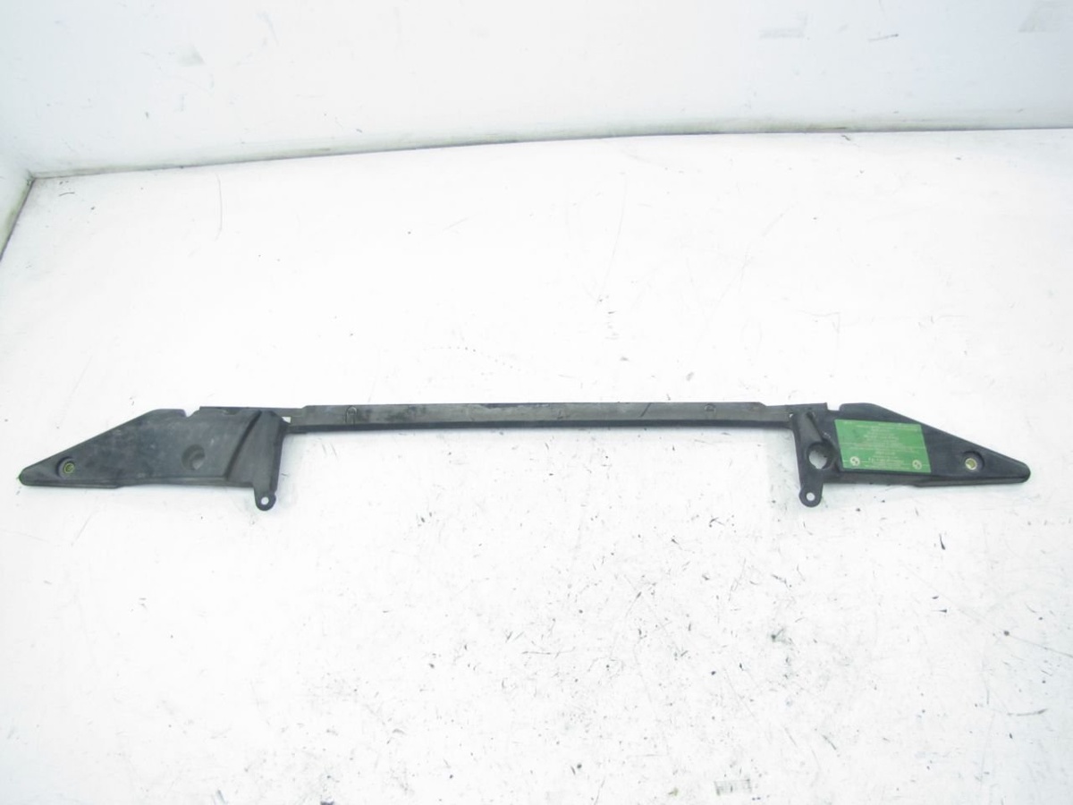 Кронштейн радиатора к BMW X5 2004
