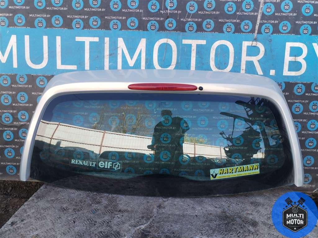 Стекло заднее к Renault Scenic 2002