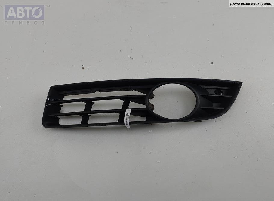 Рамка фары к Volkswagen Passat 2008