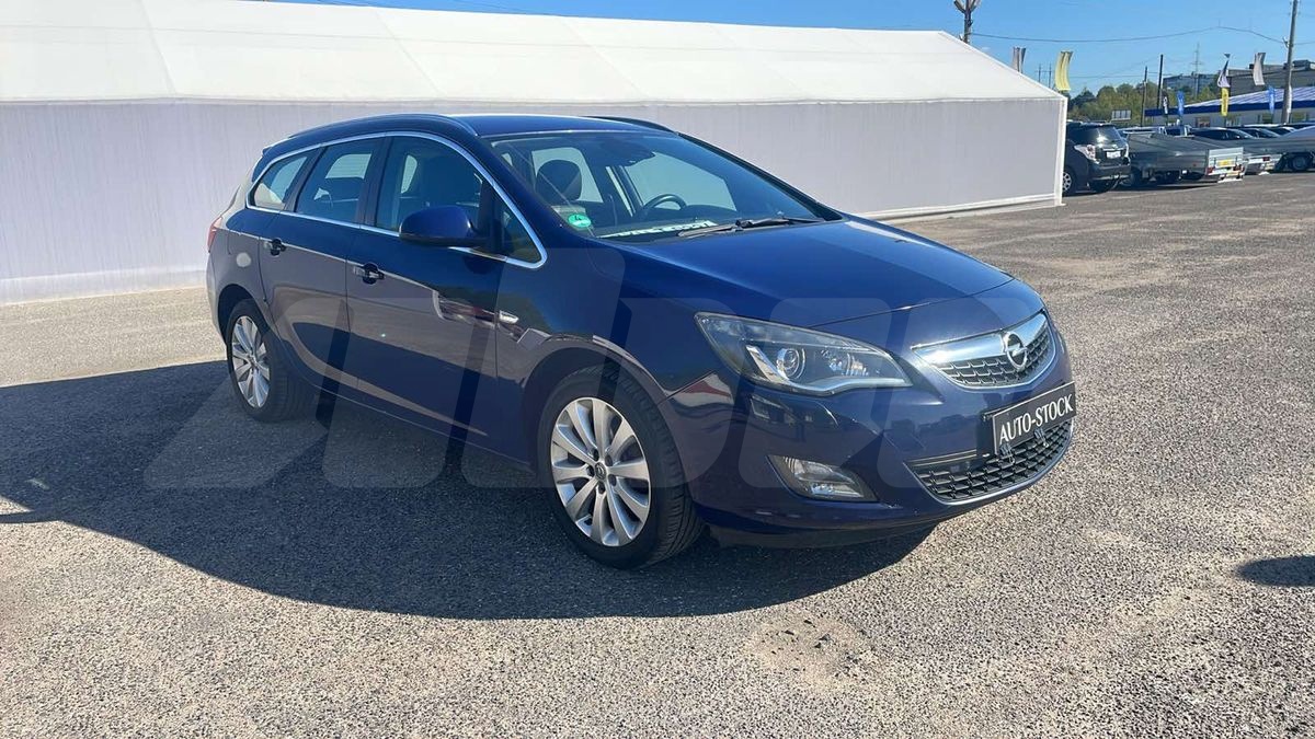 Opel Astra J, 2011