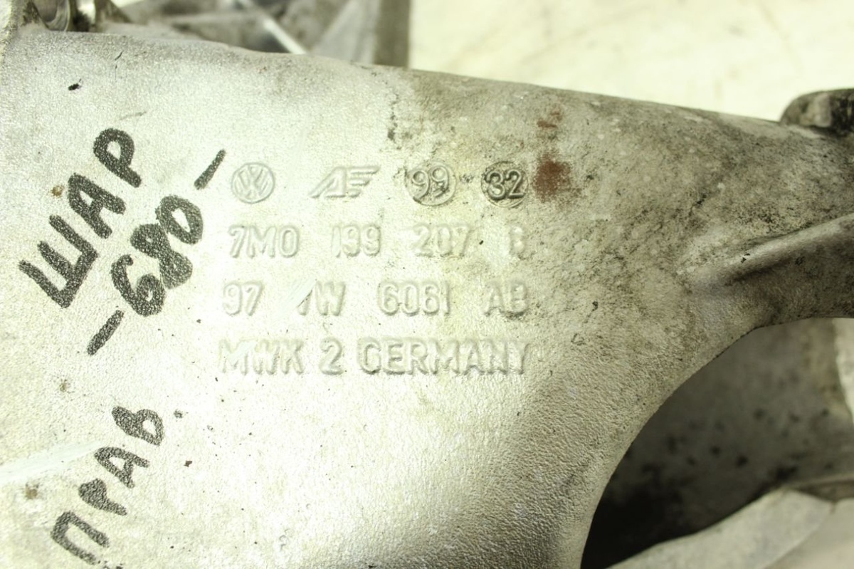 Кронштейн полуоси к Ford Galaxy 1999