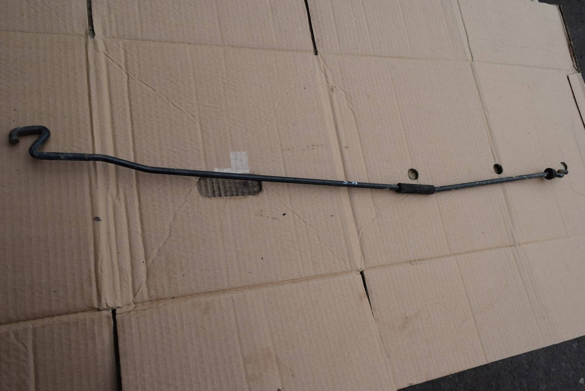 Держатель капота к Nissan Almera Classic 2006
