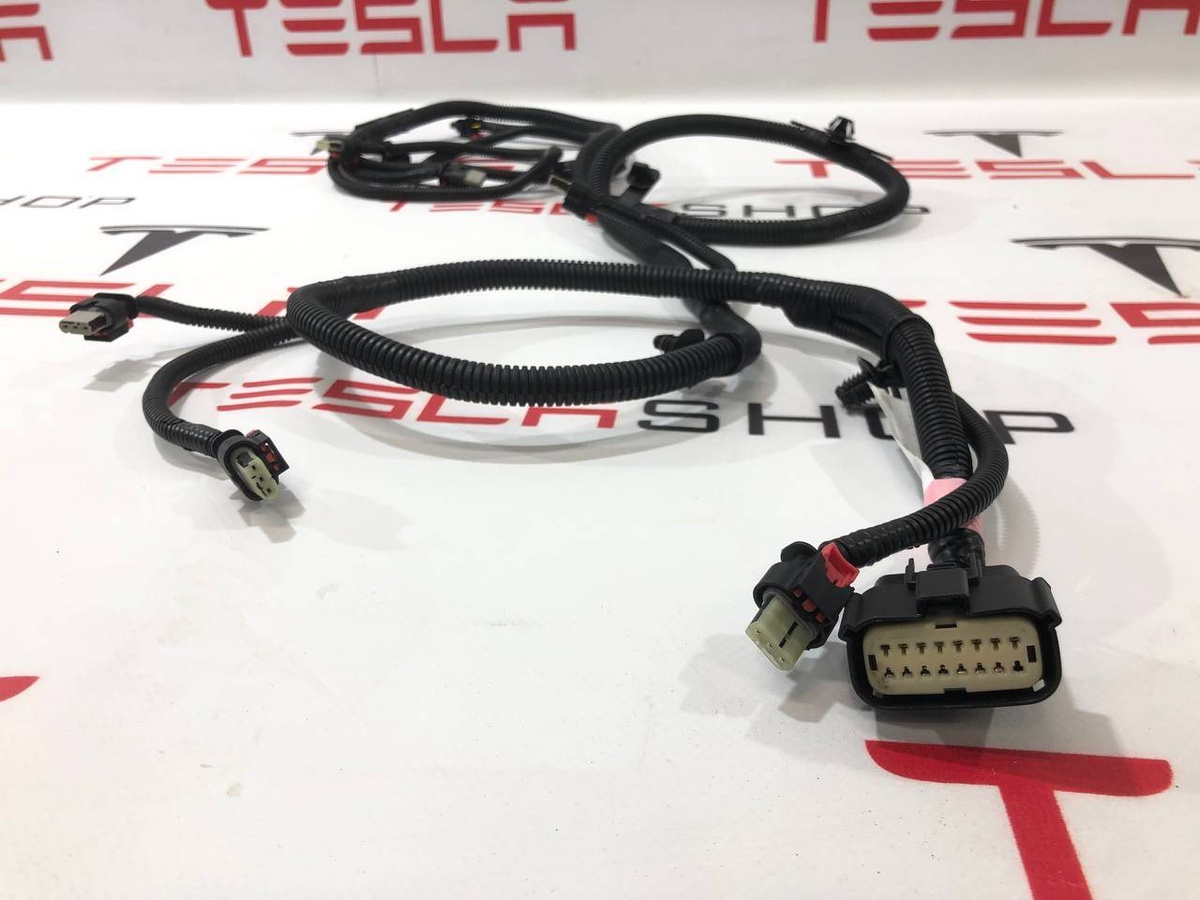 Проводка бампера переднего к Tesla Model 3 2021