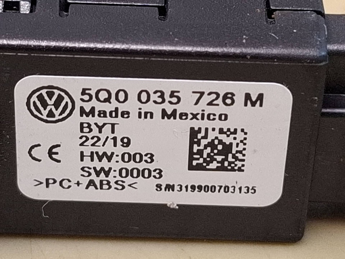 Разъем AUX / USB к Volkswagen Jetta 2019
