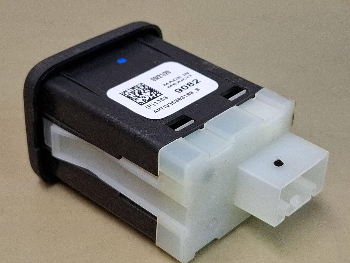 Разъем AUX / USB к Chevrolet Traverse 2022