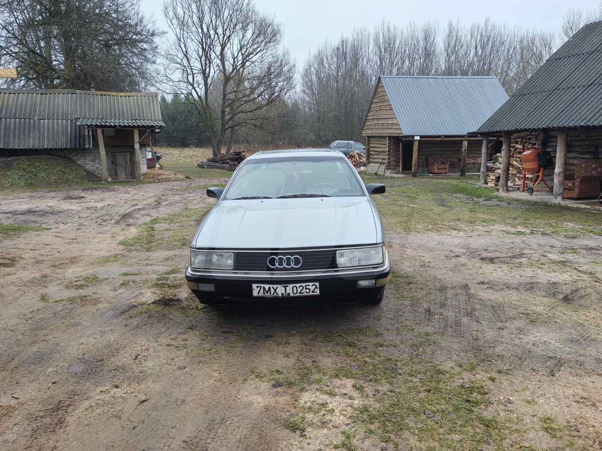 Audi 200 II (C3), 1986