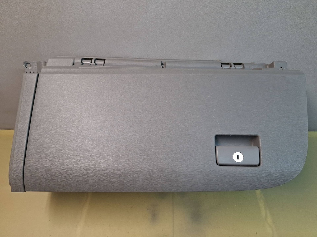 Бардачок к Toyota Sienna 2011