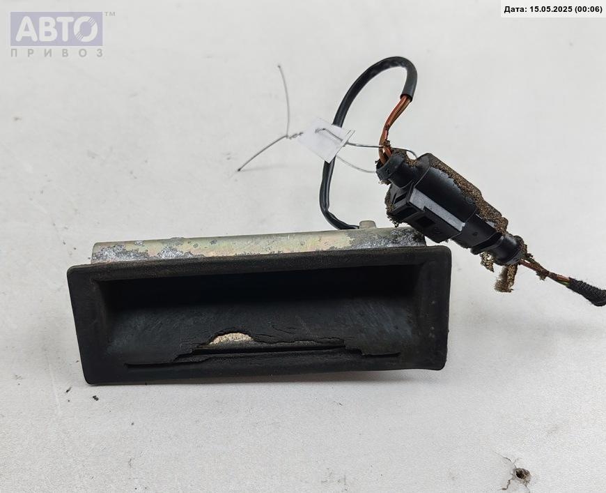 Кнопка  к Volkswagen Bora 1999