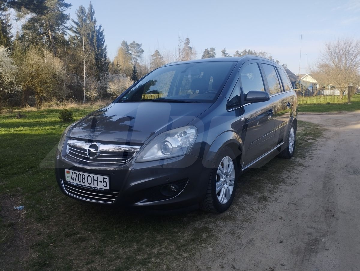 Opel Zafira B Рестайлинг, 2009
