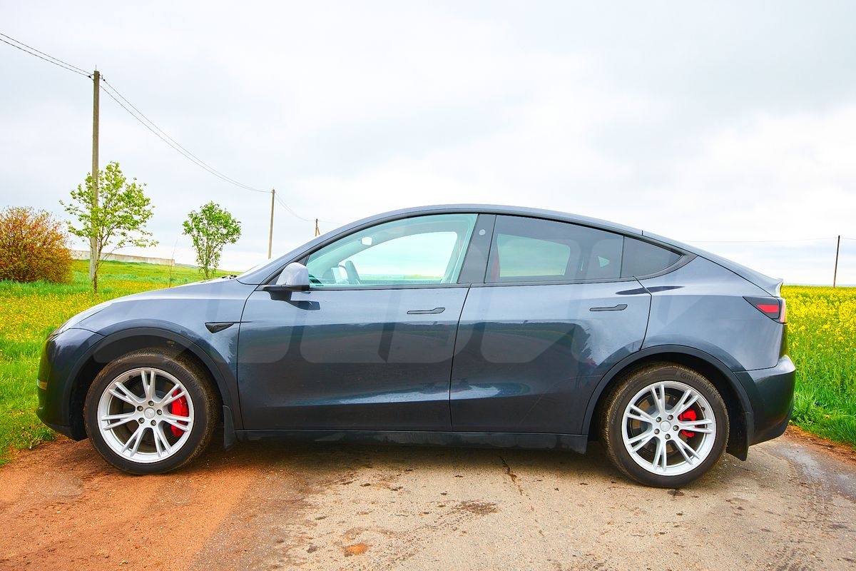 Tesla Model Y I Рестайлинг, 2024