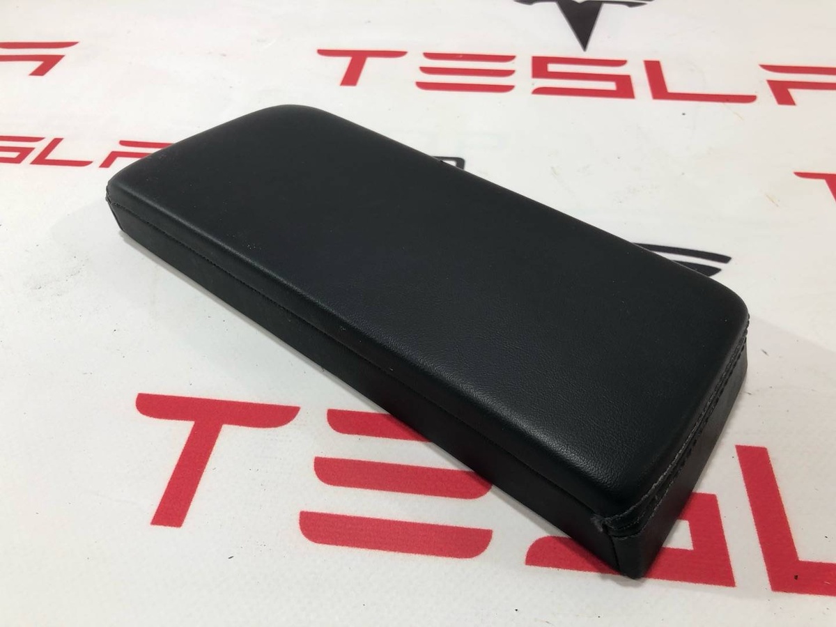 Подлокотник к Tesla Model S 2016