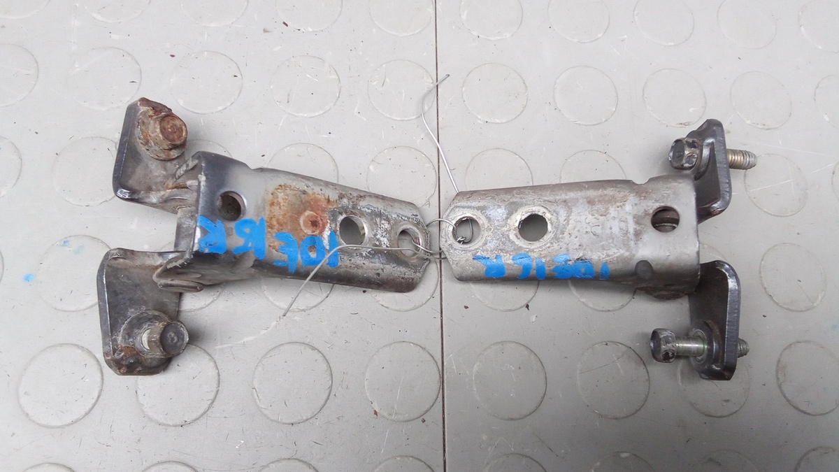 Петли к Mitsubishi Lancer 2006