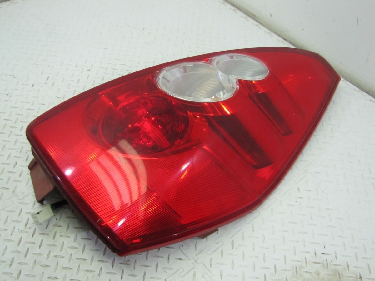 Фонарь задний правый к Mazda 5 2005