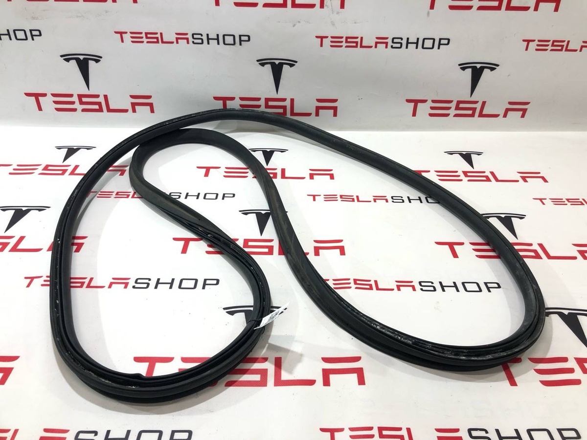 Уплотнитель багажника к Tesla Model S 2016