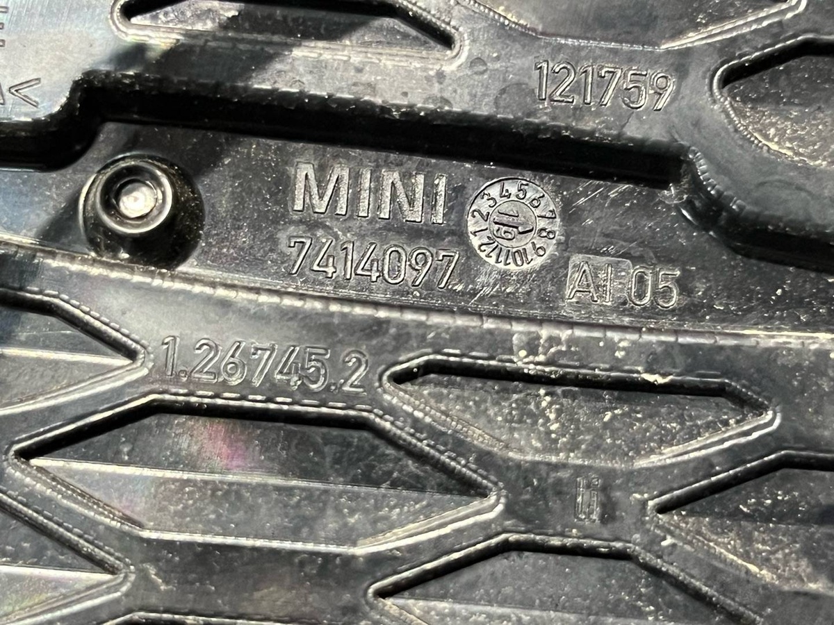 Повторитель передний левый к MINI Countryman 2021