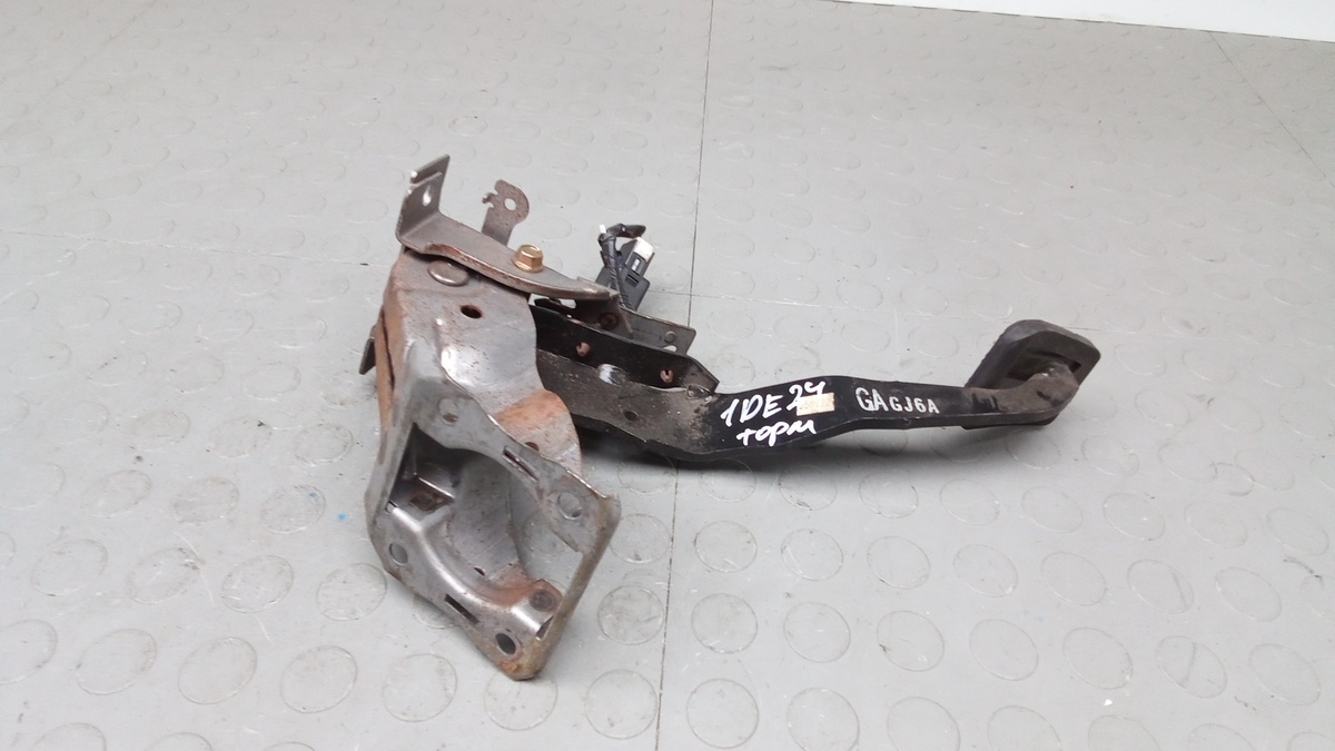 Педаль тормоза к Mazda 156 2002