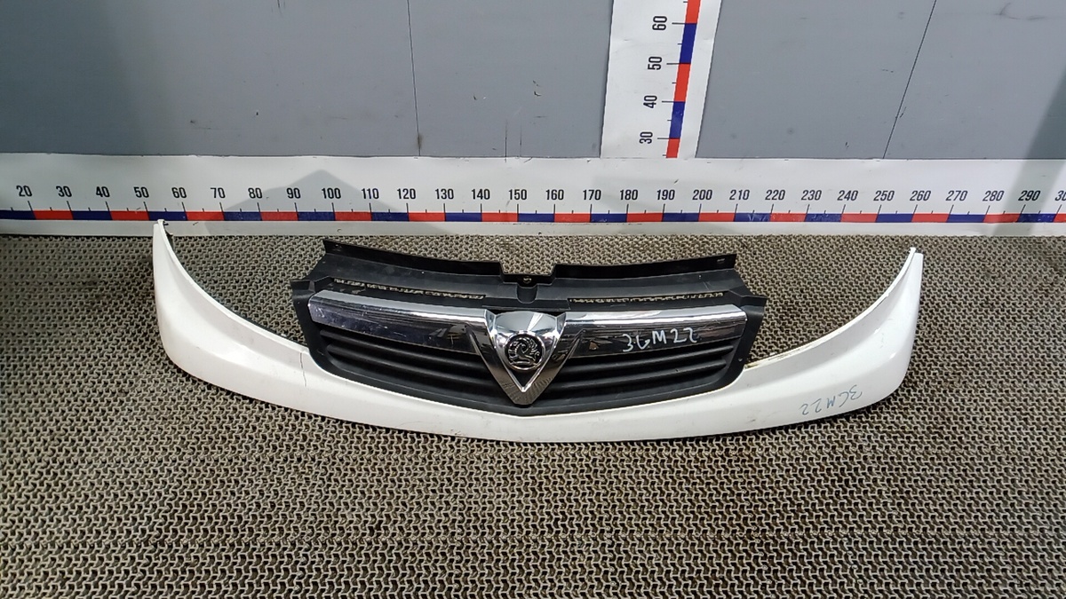 Решетка радиатора к Opel Vivaro 2004