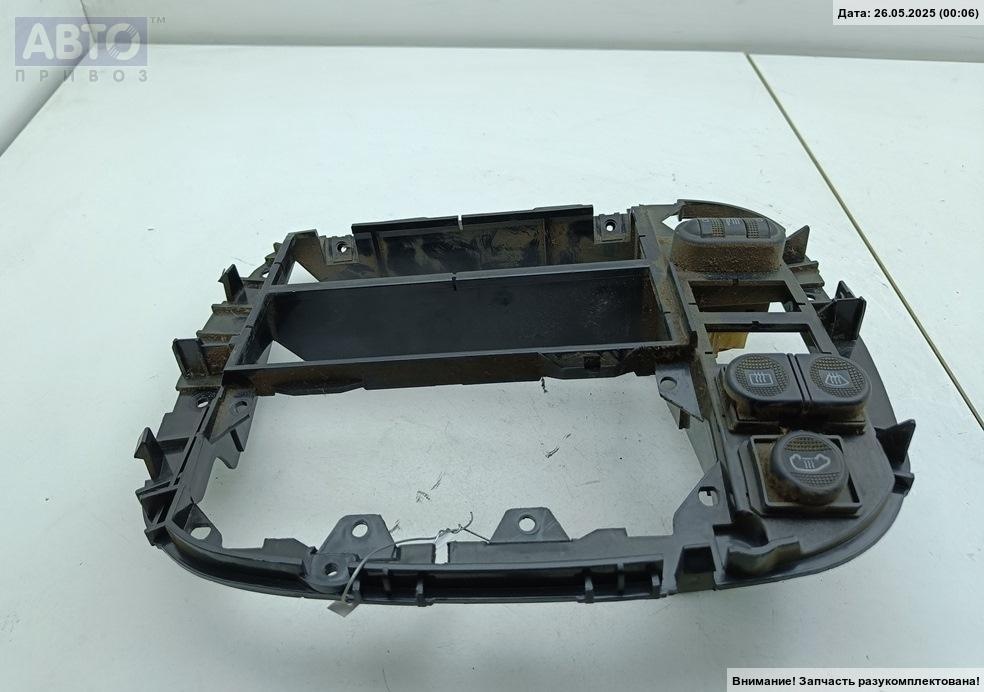 Рамка под магнитолу к Ford Galaxy 2000