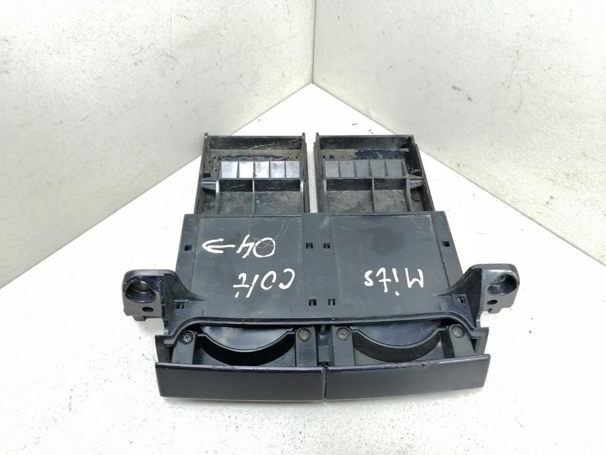 Подстаканник к Mitsubishi Colt 2005