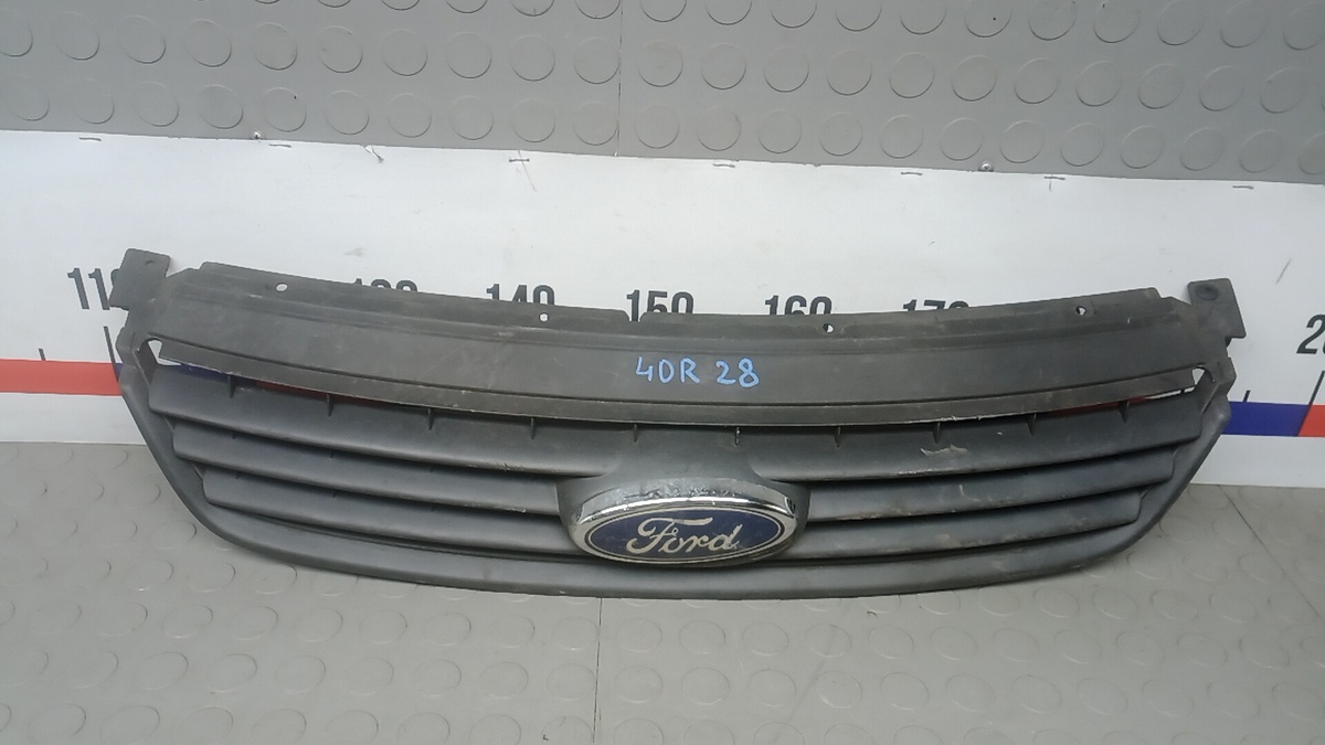 Решетка радиатора к Ford C-MAX 2009