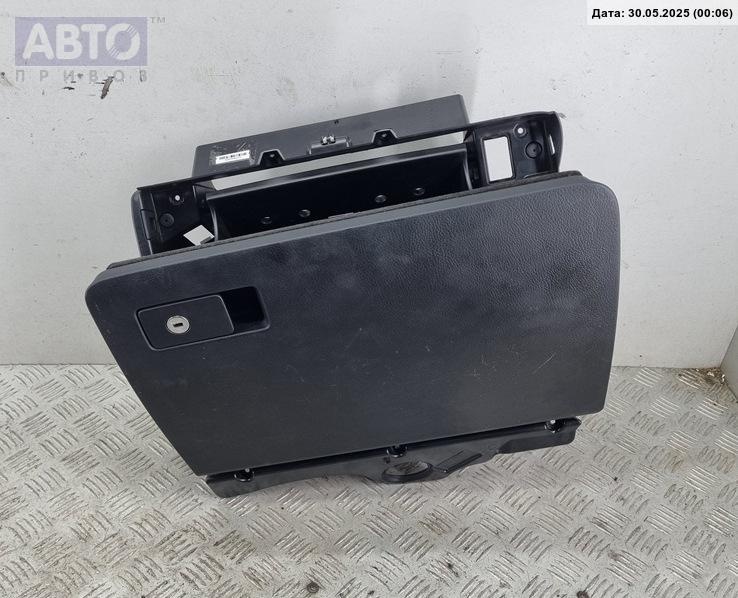 Бардачок к Volkswagen Passat 2006
