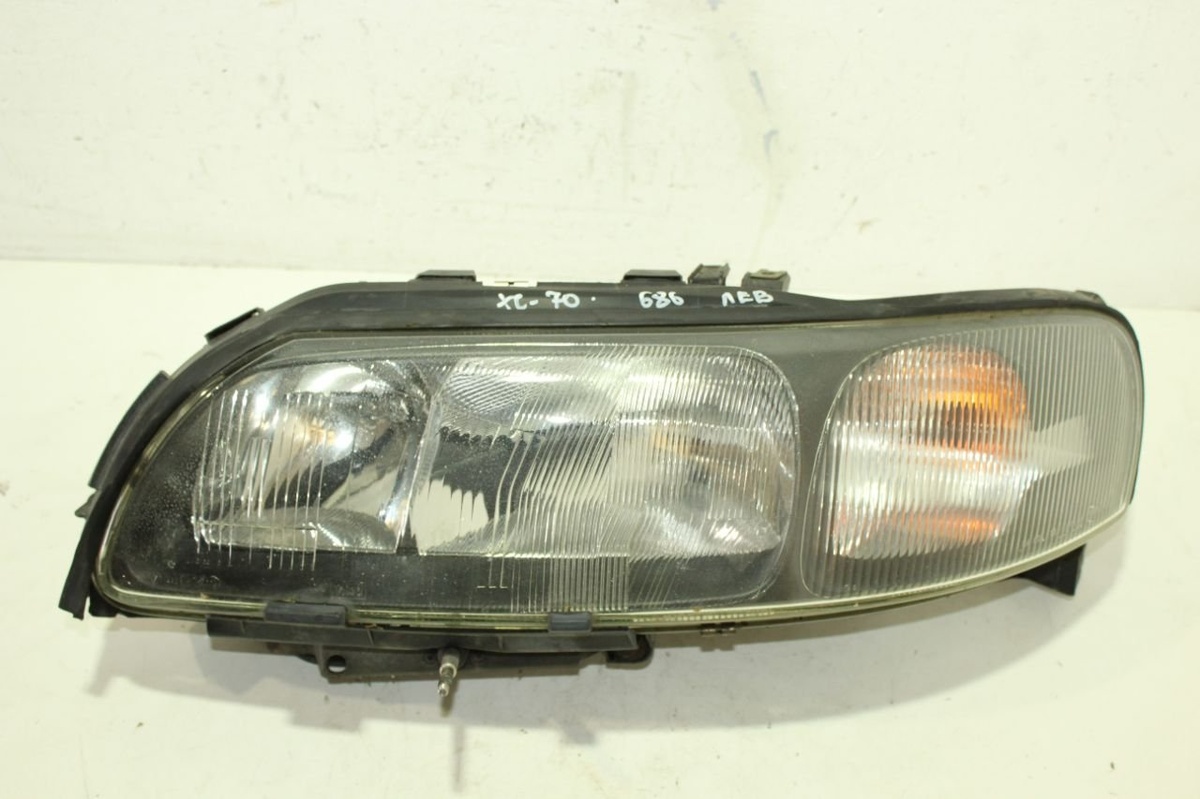 Фара левая к Volvo V70 2001